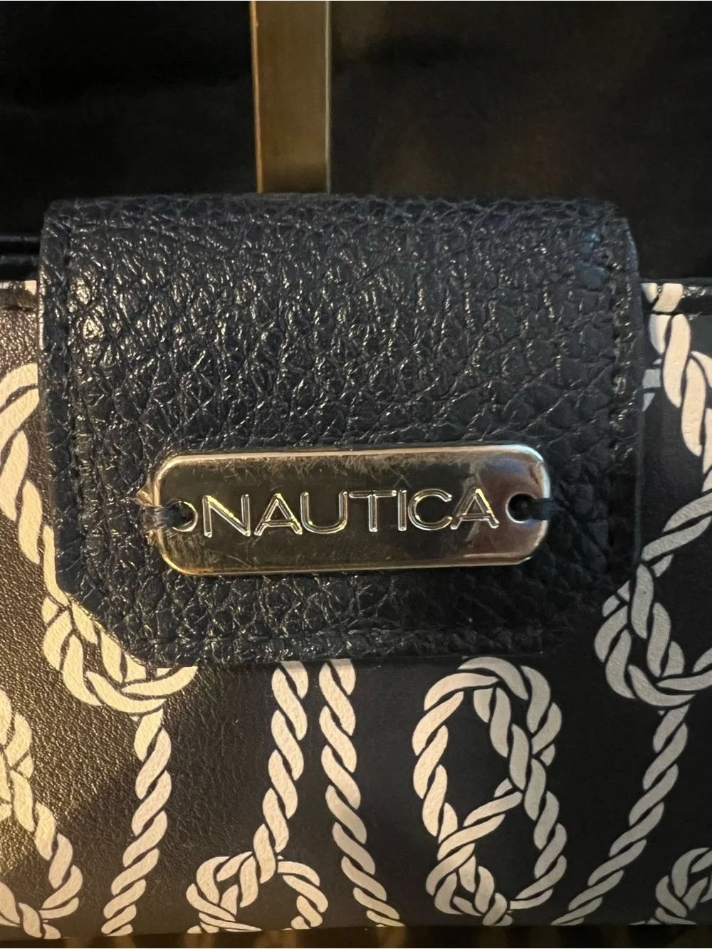 Nautica wallet white