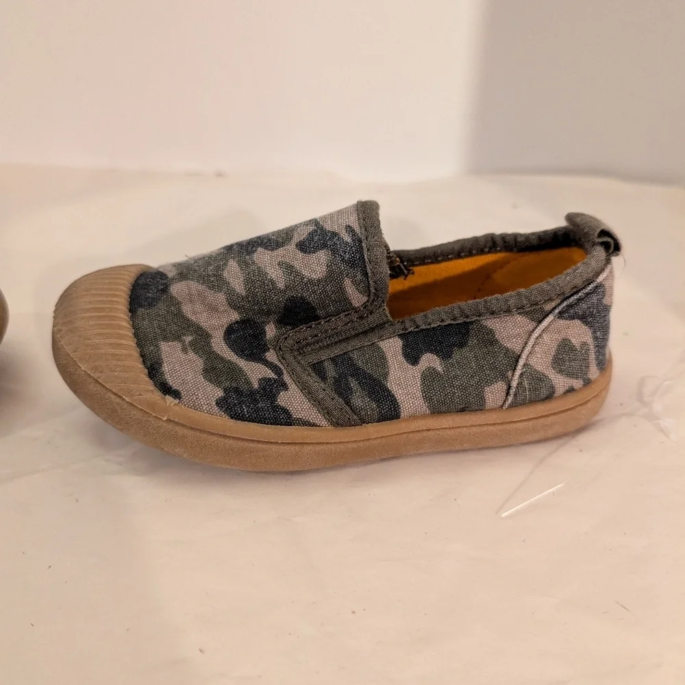 Cat & Jack Toddler Boy Green Camouflage Slip-On Sneakers in Size 7