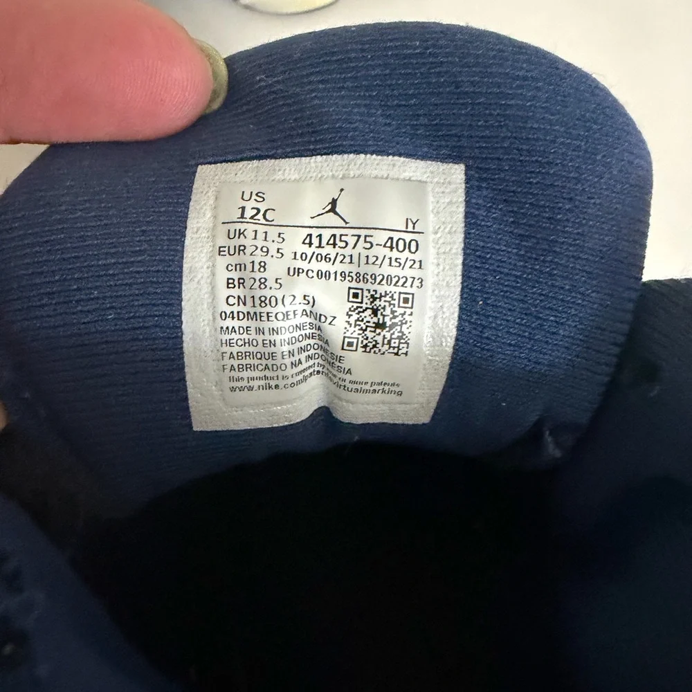 Jordan Kids Navy and Black Sneakers