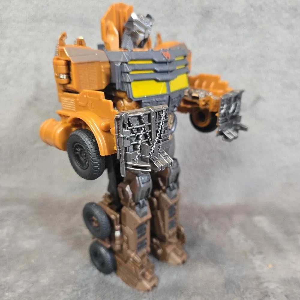 Hasbro photos voyager unleash