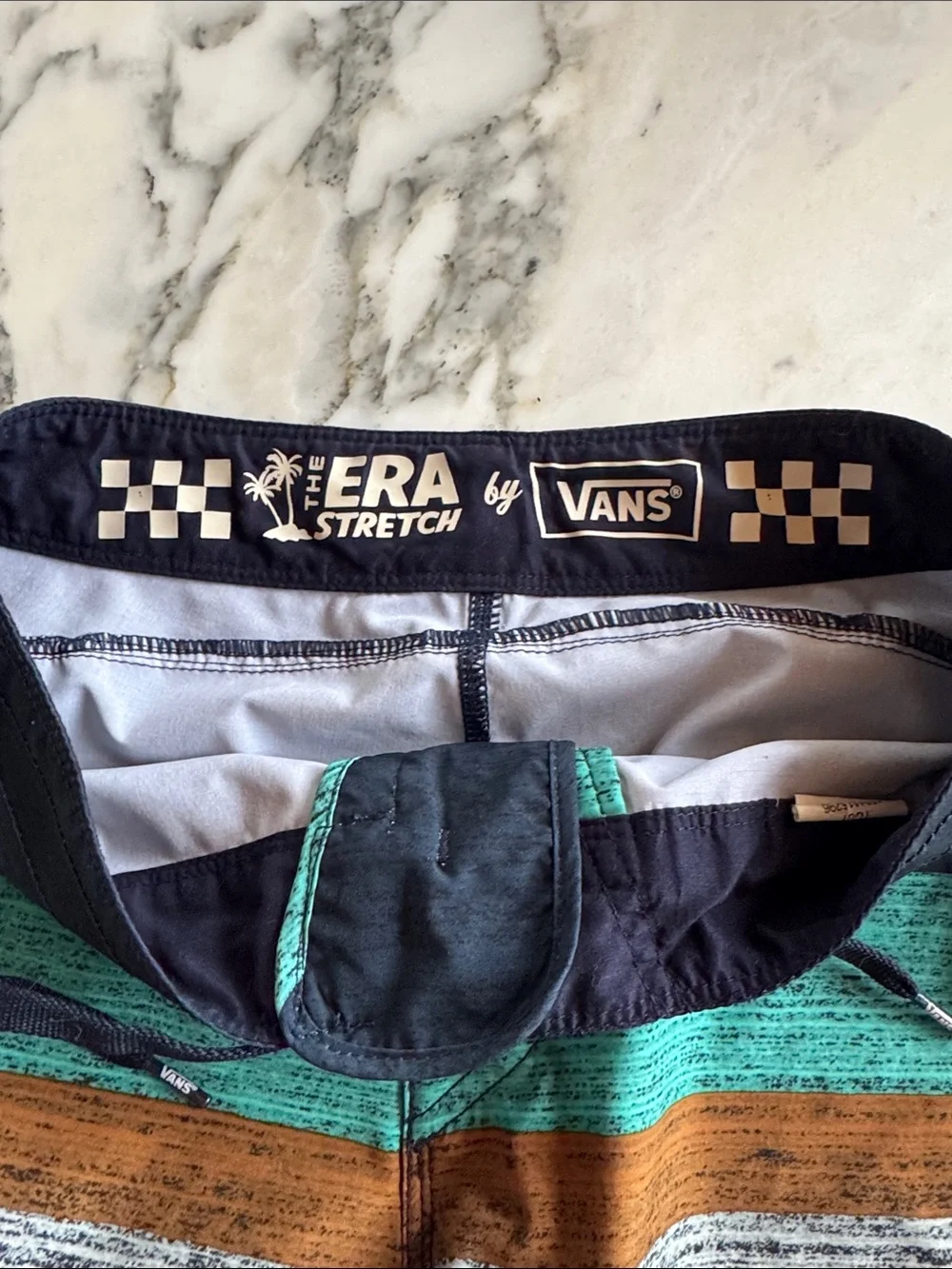 Vans era stretch