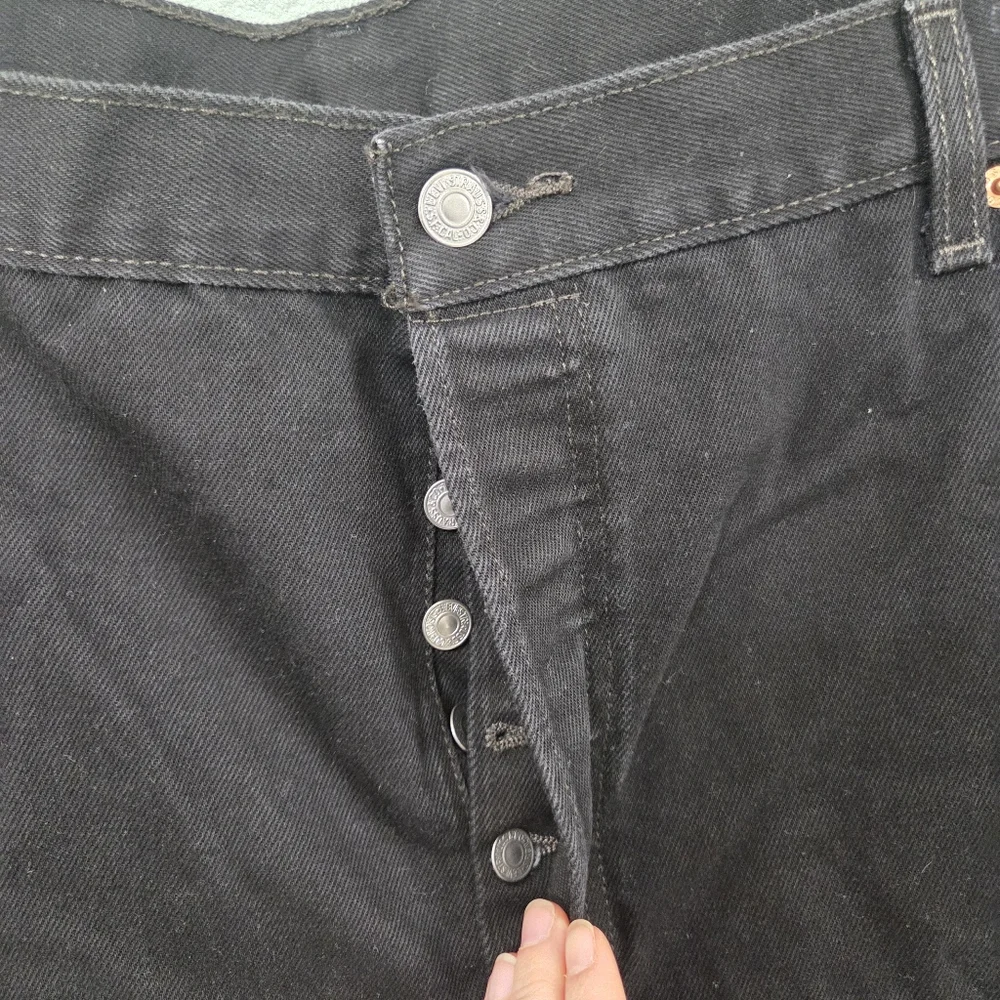 Levis classic black