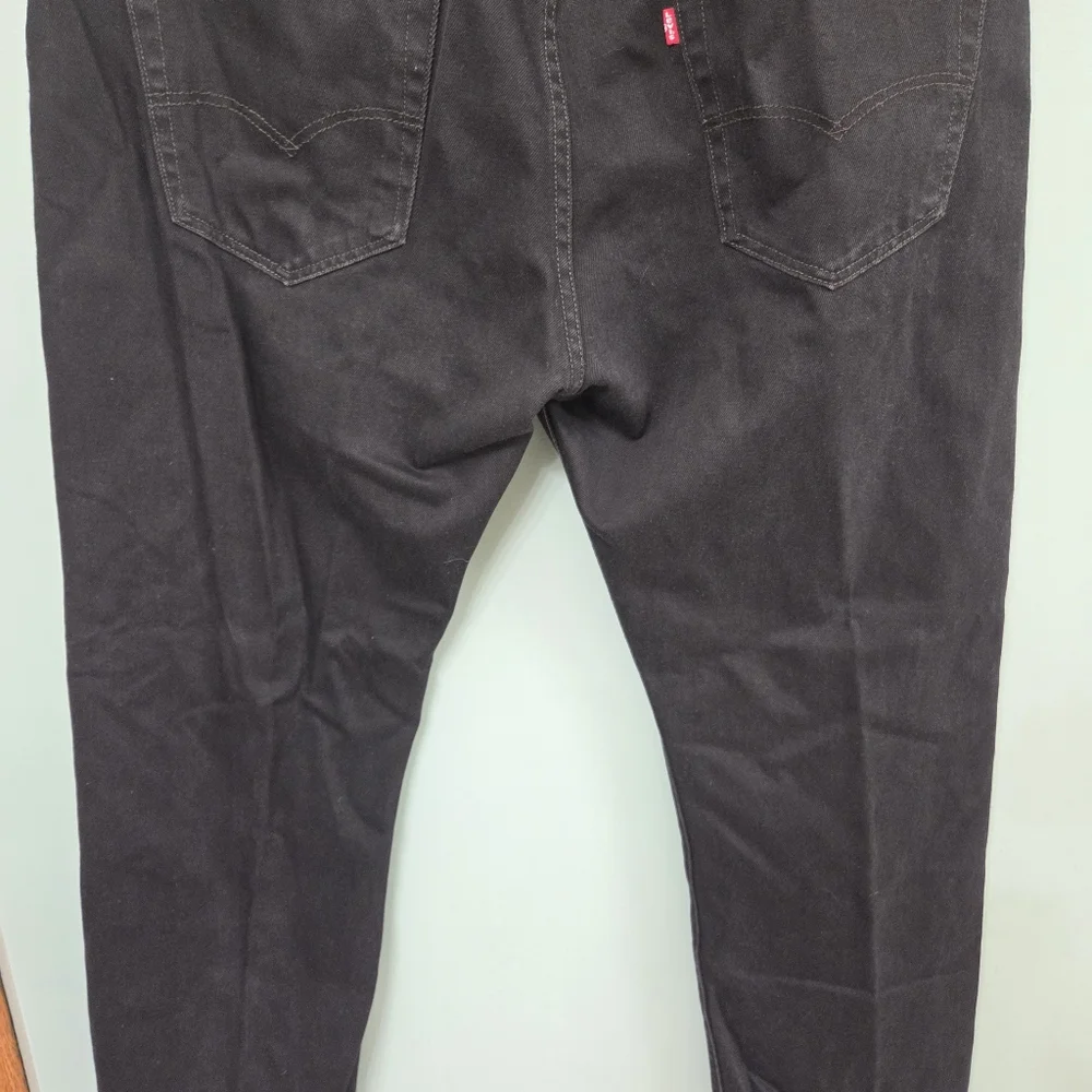 Levis classic black