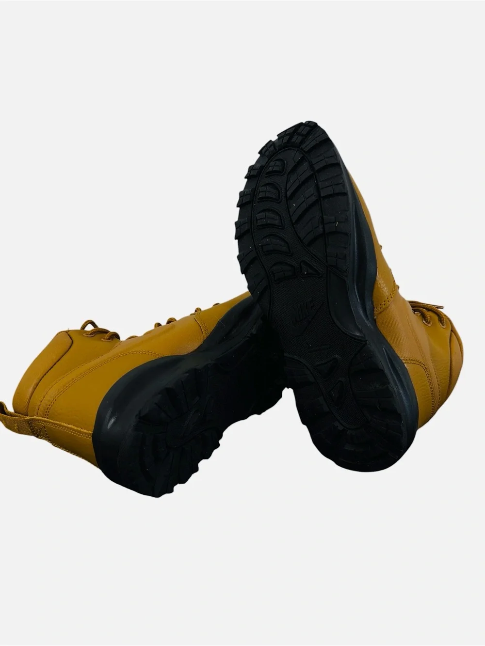 Nike manoa leather
