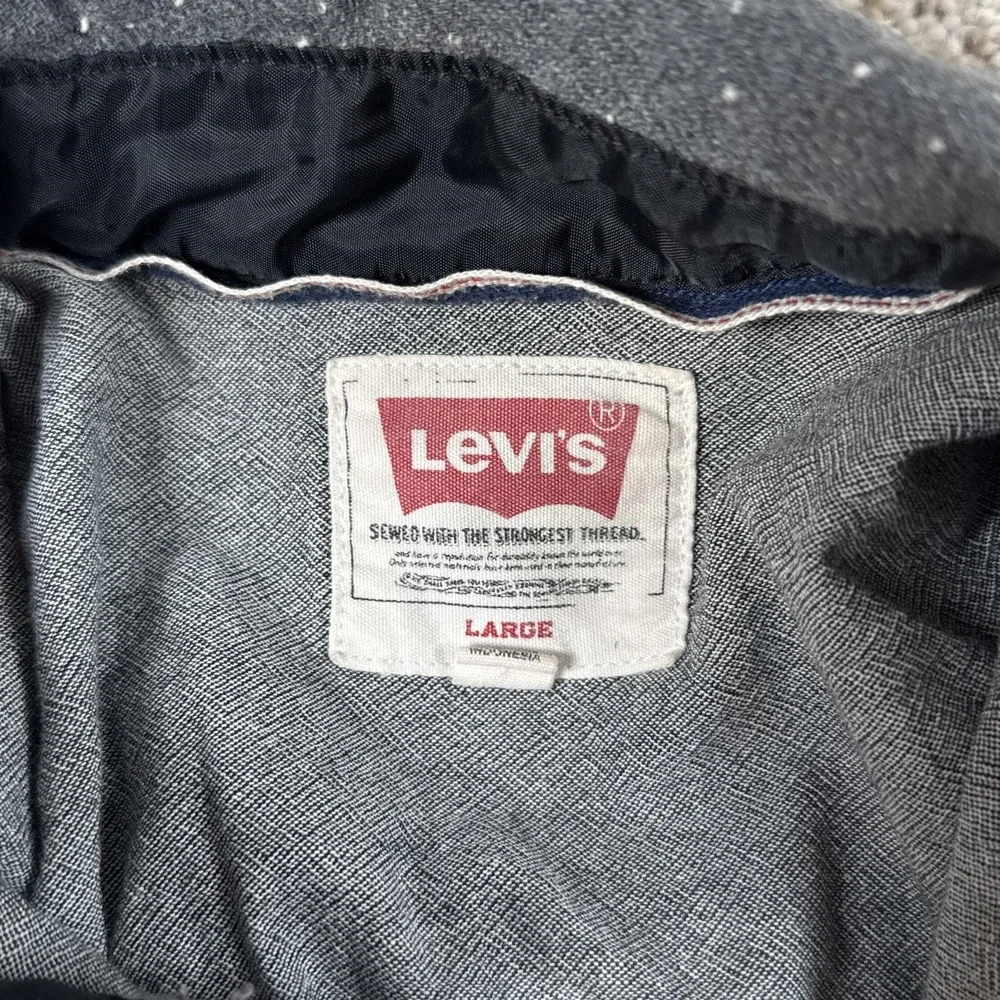 Levis very nice
