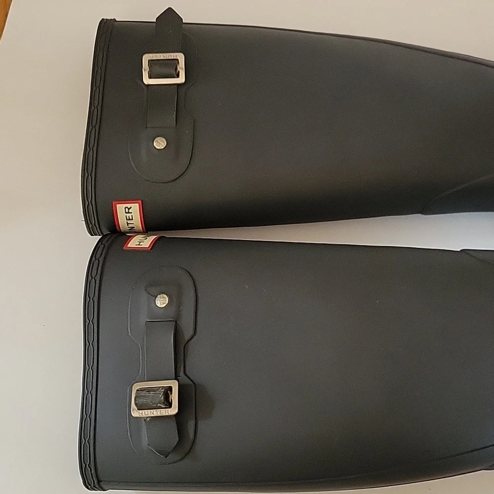 Hunter tall gray