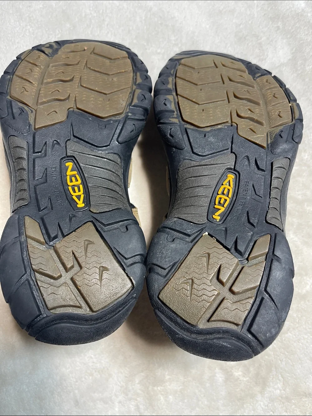 Keen fit rubber closed