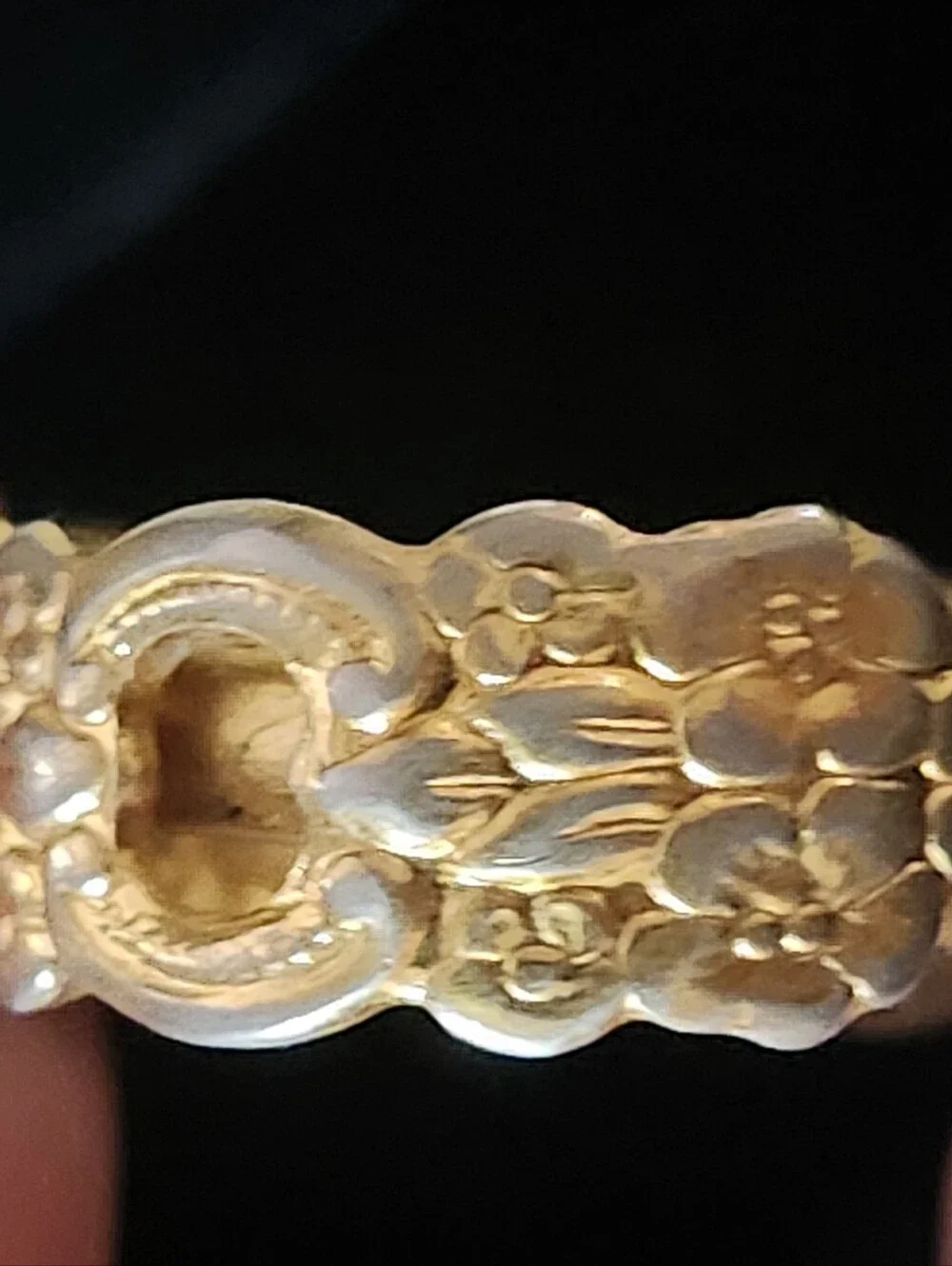 Oneida openwork signed shines