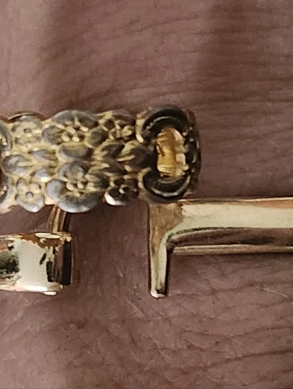 Oneida flower craftsmanship band