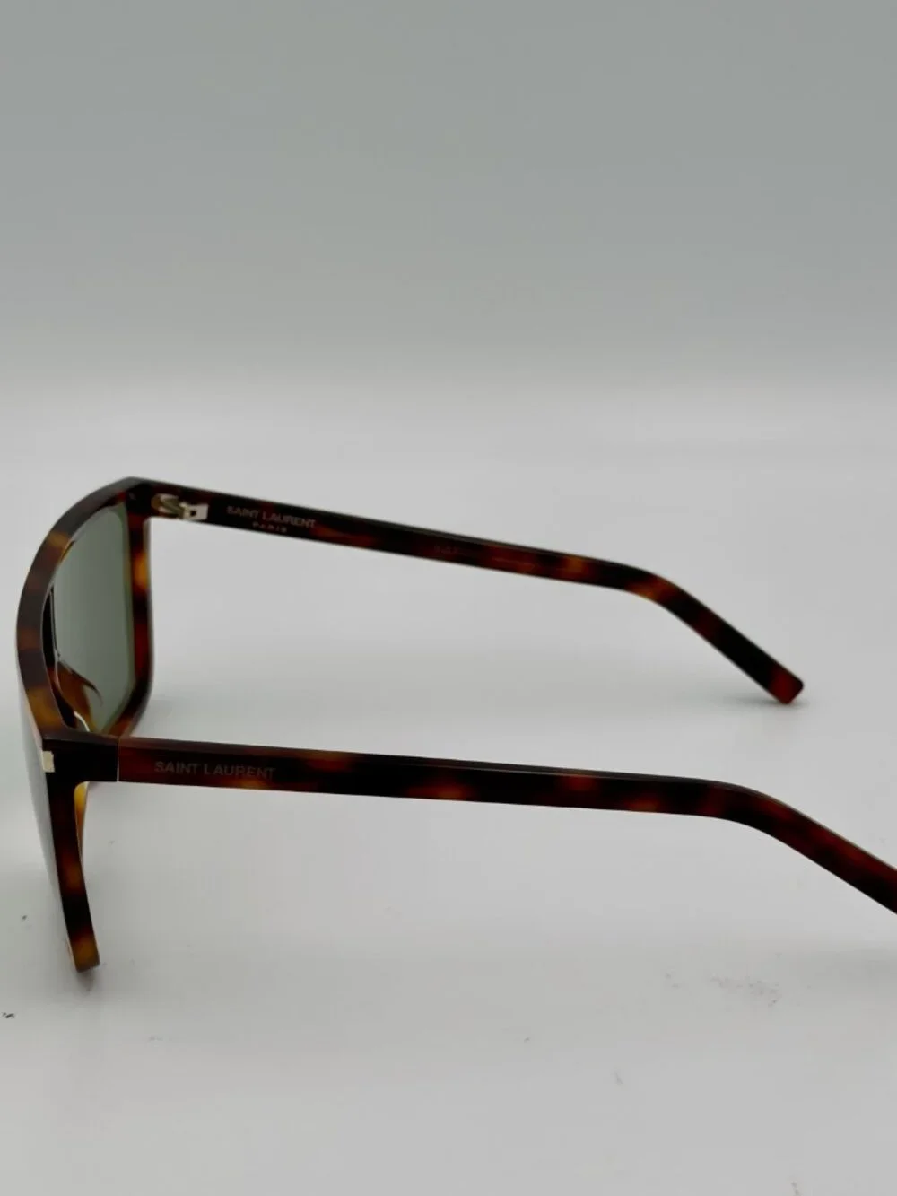Yves Saint Laurent saint laurent