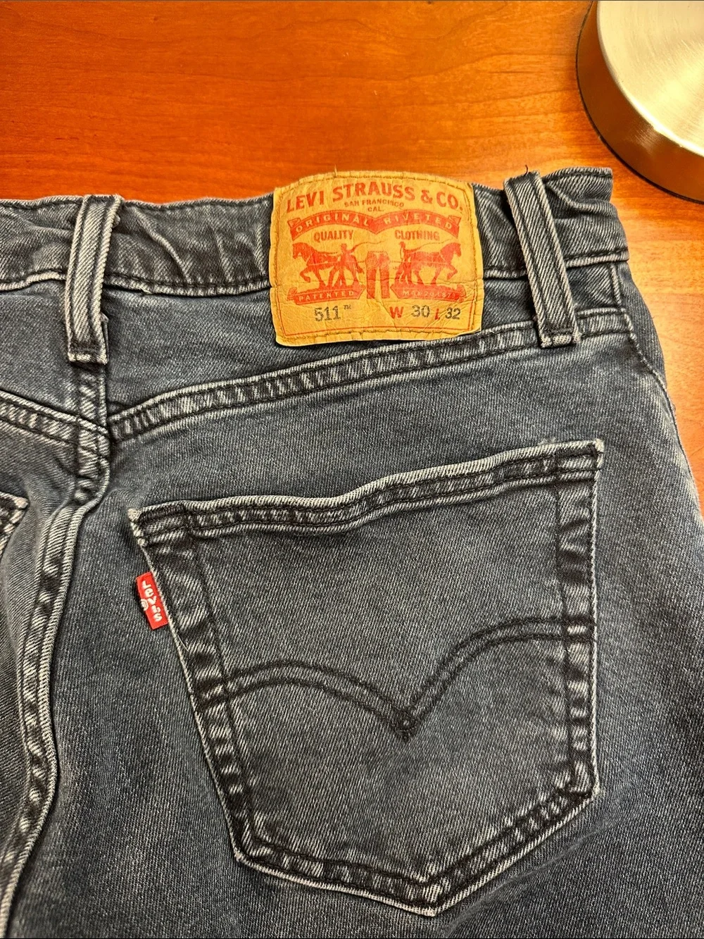 Levis slim straight
