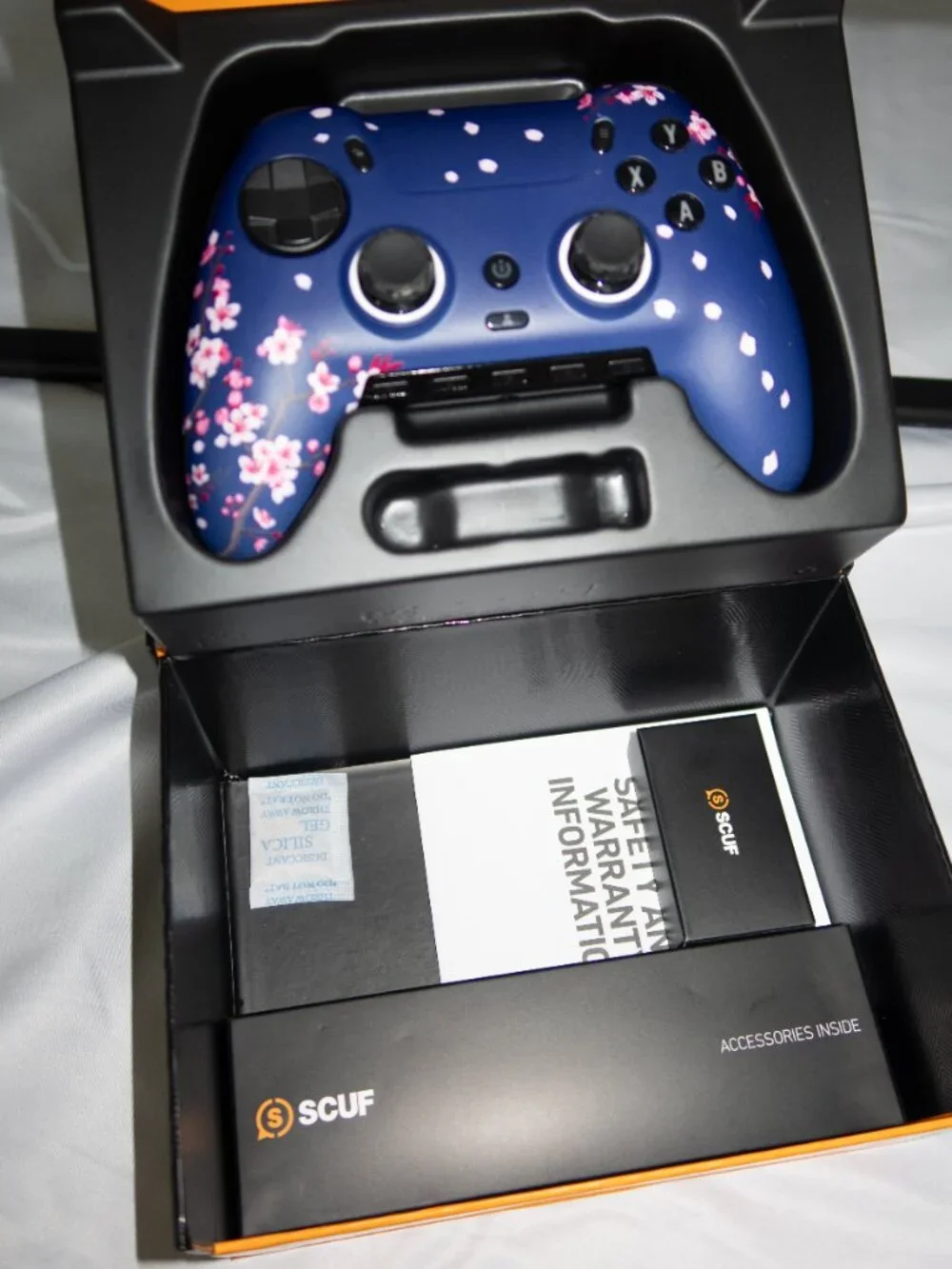 Dark Cherry Blossom Scuf Envision Pro (PC)