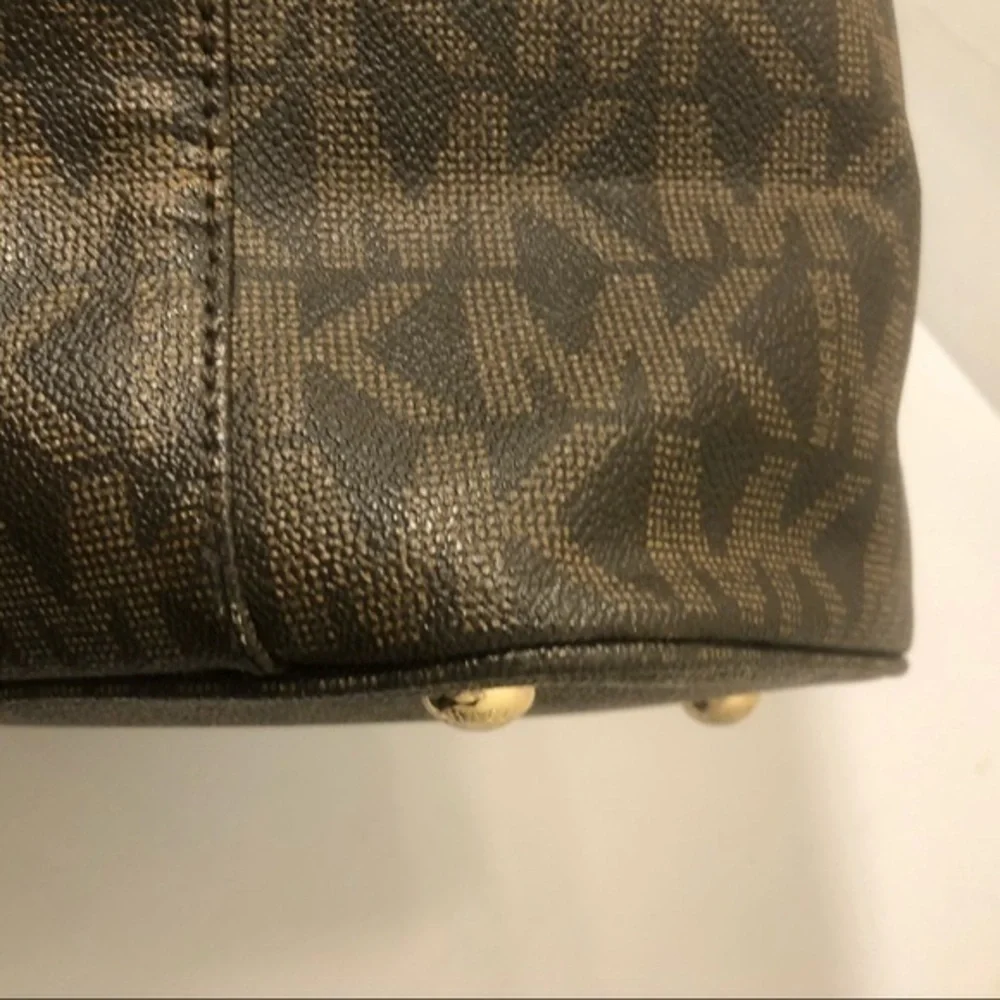 Michael Kors wear straps