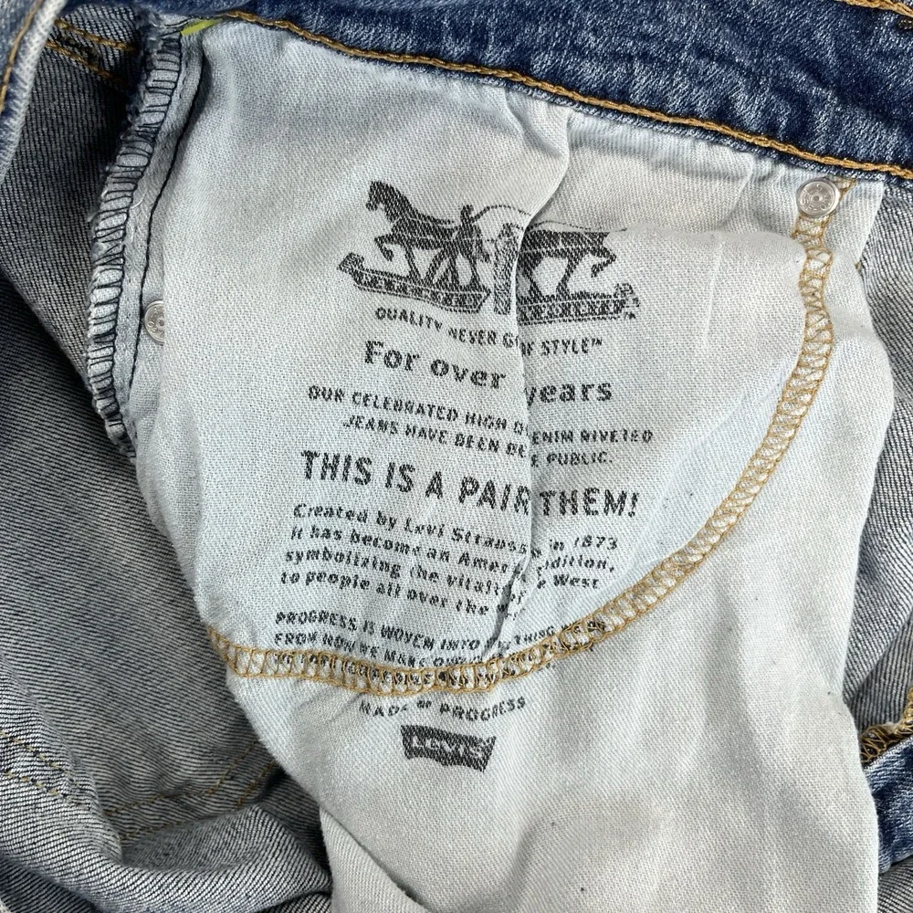 Levis photos daily thank