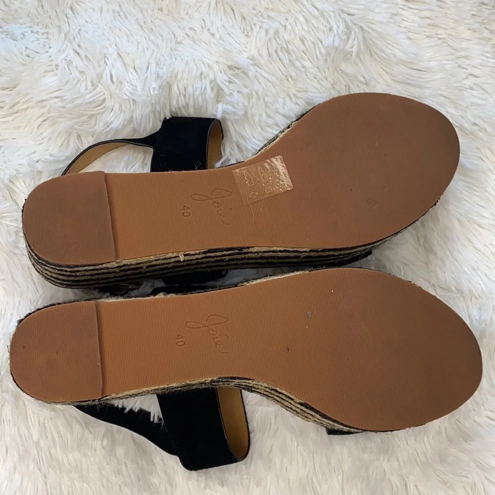Joie wedge striped open