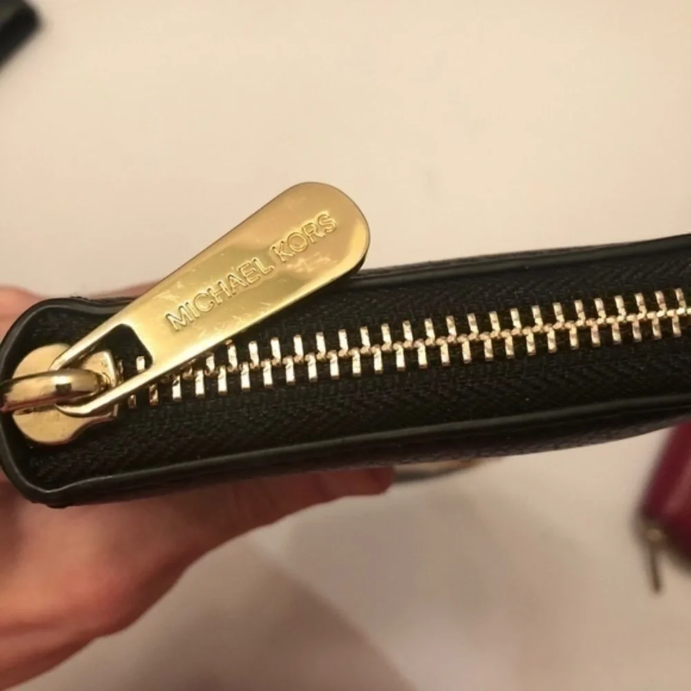 Michael Kors zippered wallet