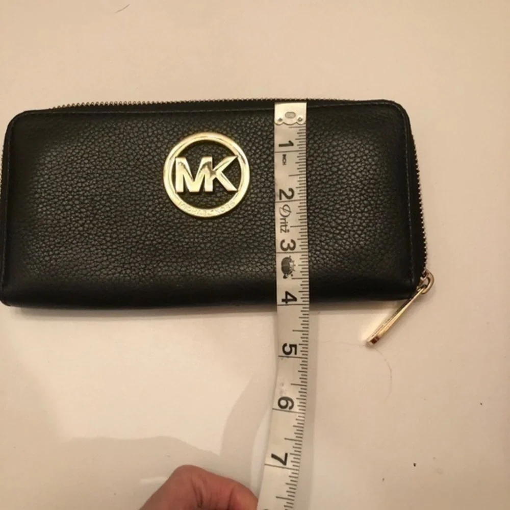 Michael Kors zippered wallet