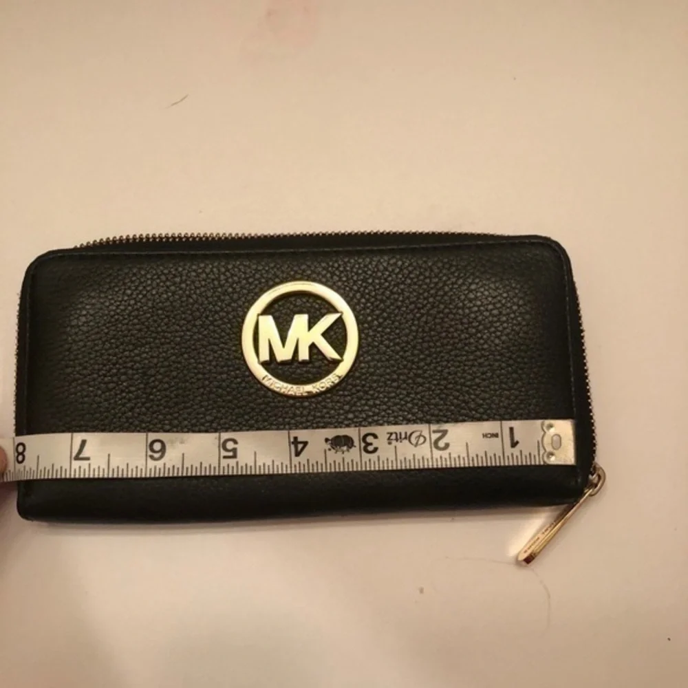 Michael Kors zippered wallet