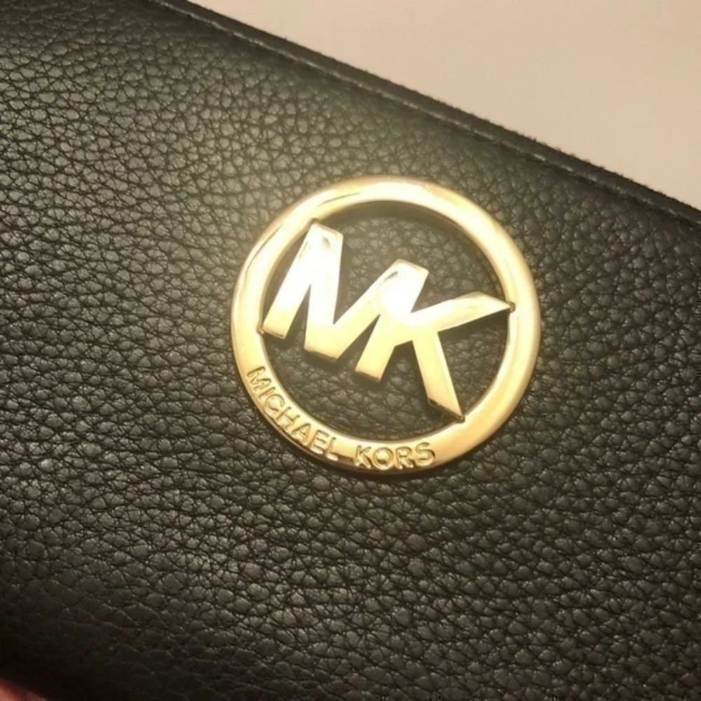 Michael Kors zippered wallet