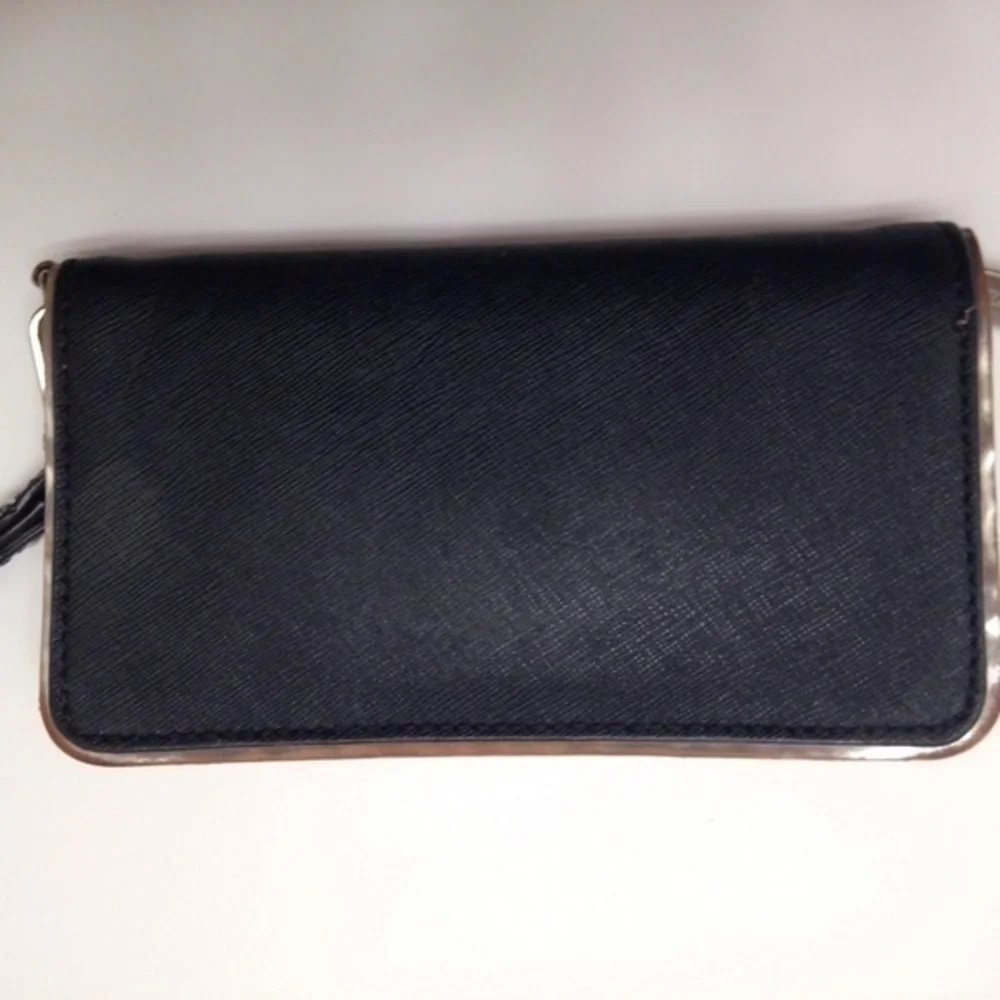 MICHAEL KORS SAFFIANO LEATHER WALLET WRISTLET