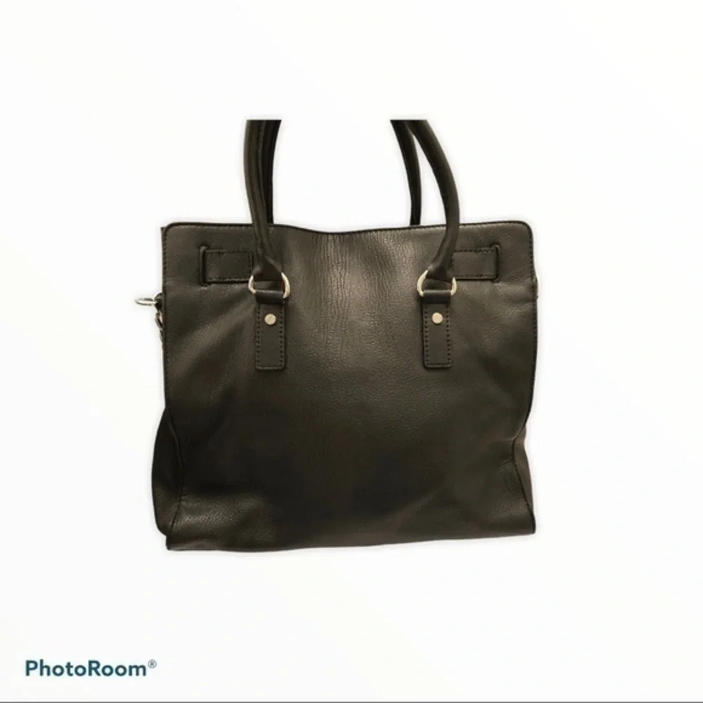 Michael Kors very beautiful