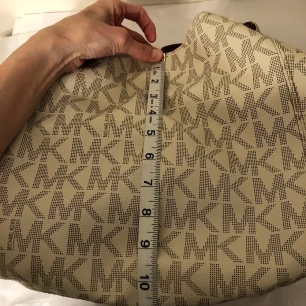 Michael Kors few marks