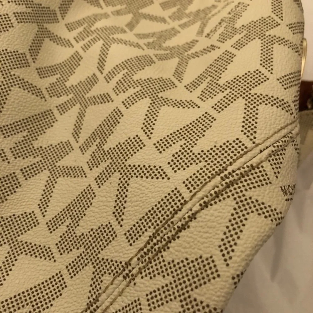 Michael Kors few marks
