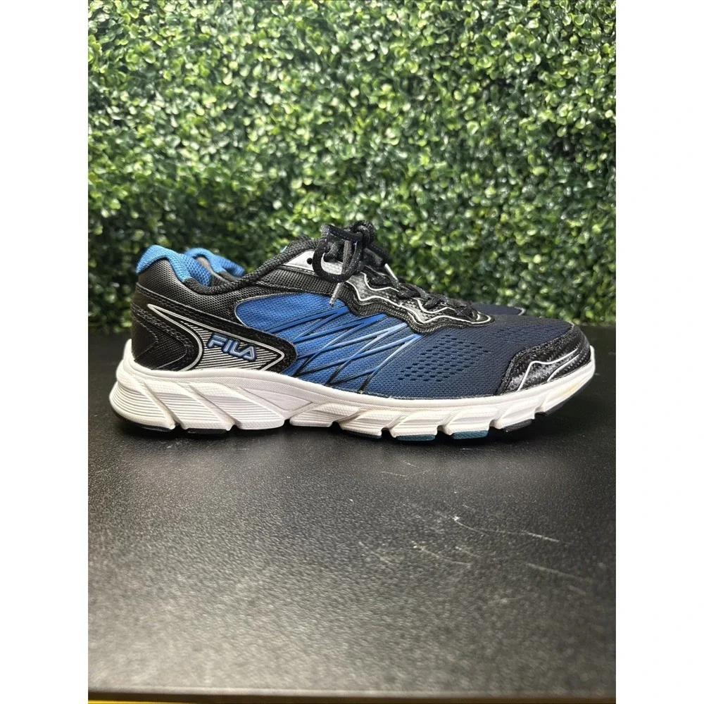 Fila running shoes Men's Size 10 Blue Sneakers