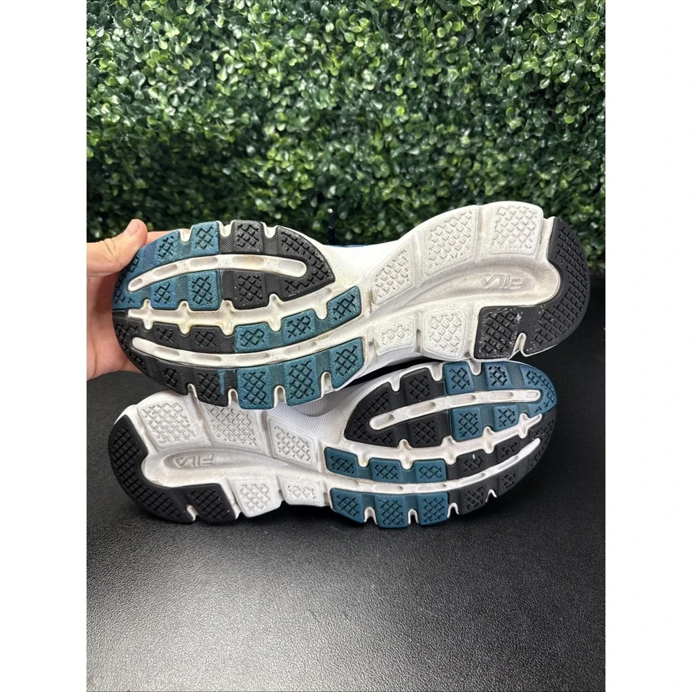 Fila running shoes Men's Size 10 Blue Sneakers