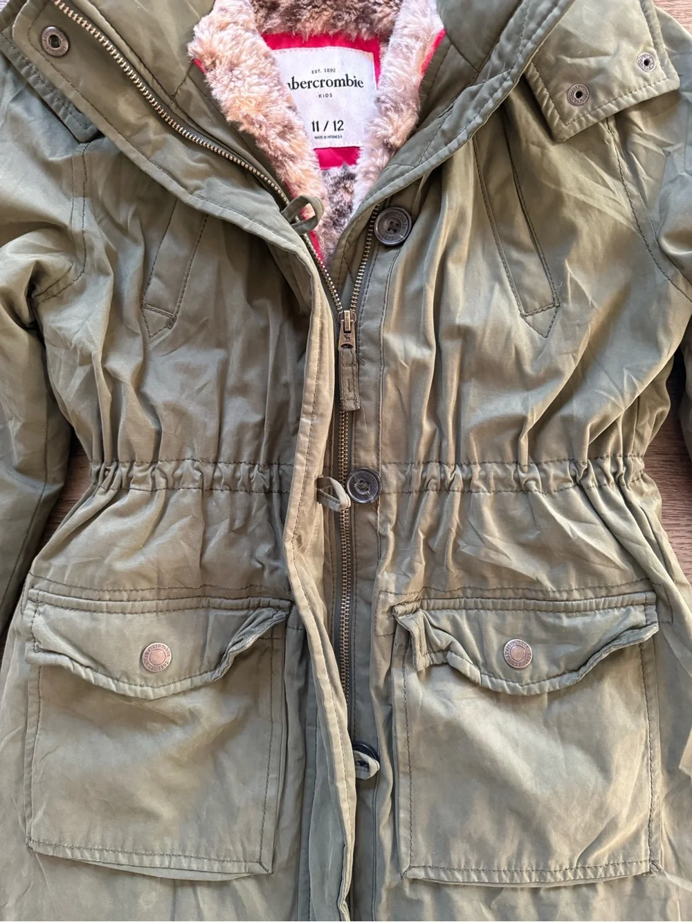 Abercrombie & Fitch warm olive