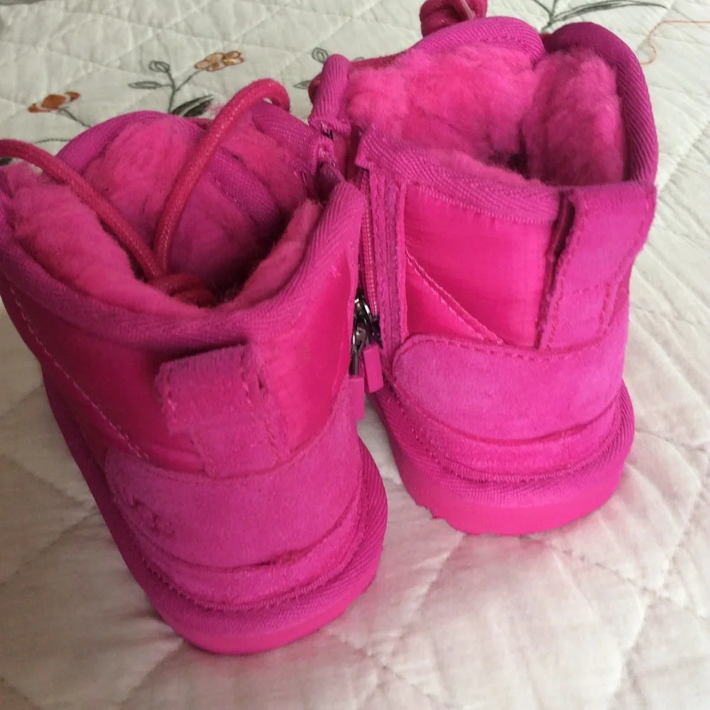 UGG neumel toddler