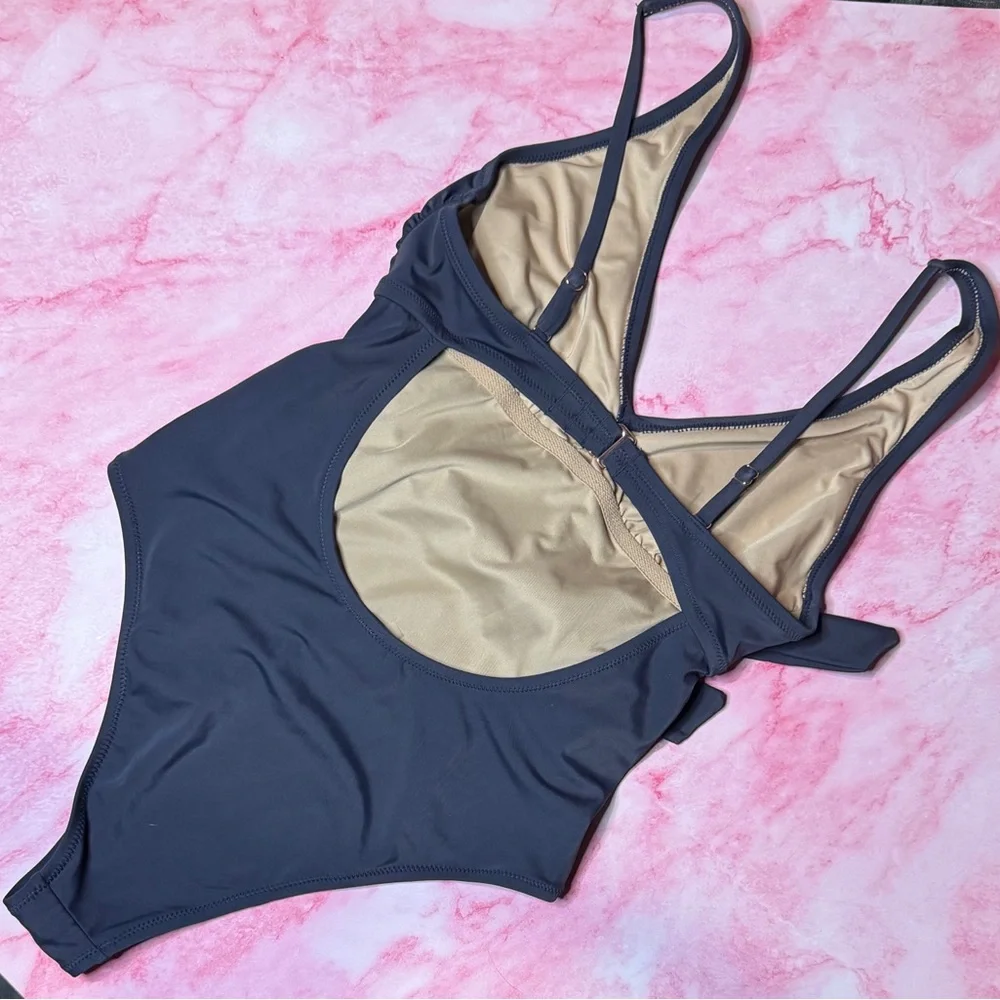 Shade & Shore sleek flattering