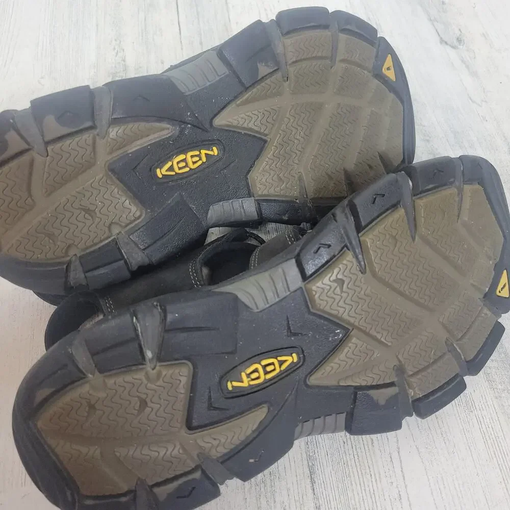 Keen men hiking