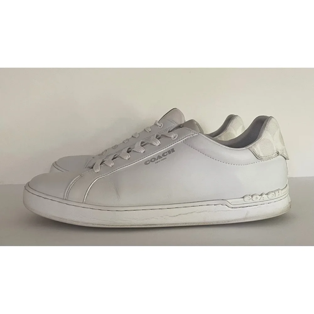 Coach low closure