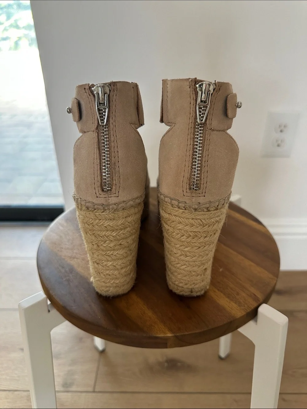 Dolce Vita suede upper