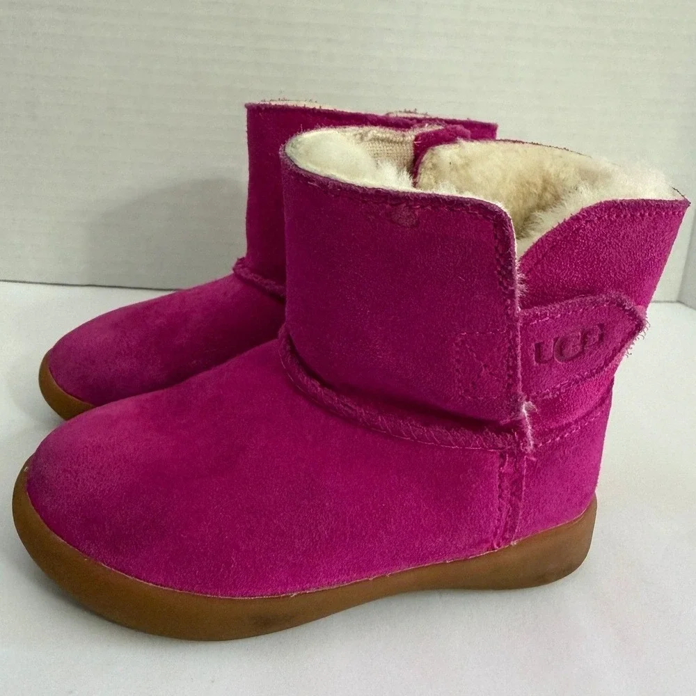 UGG Keelan‎ Pink Suede Sheepskin Lining Toddler Boots Kids Size 6 girls