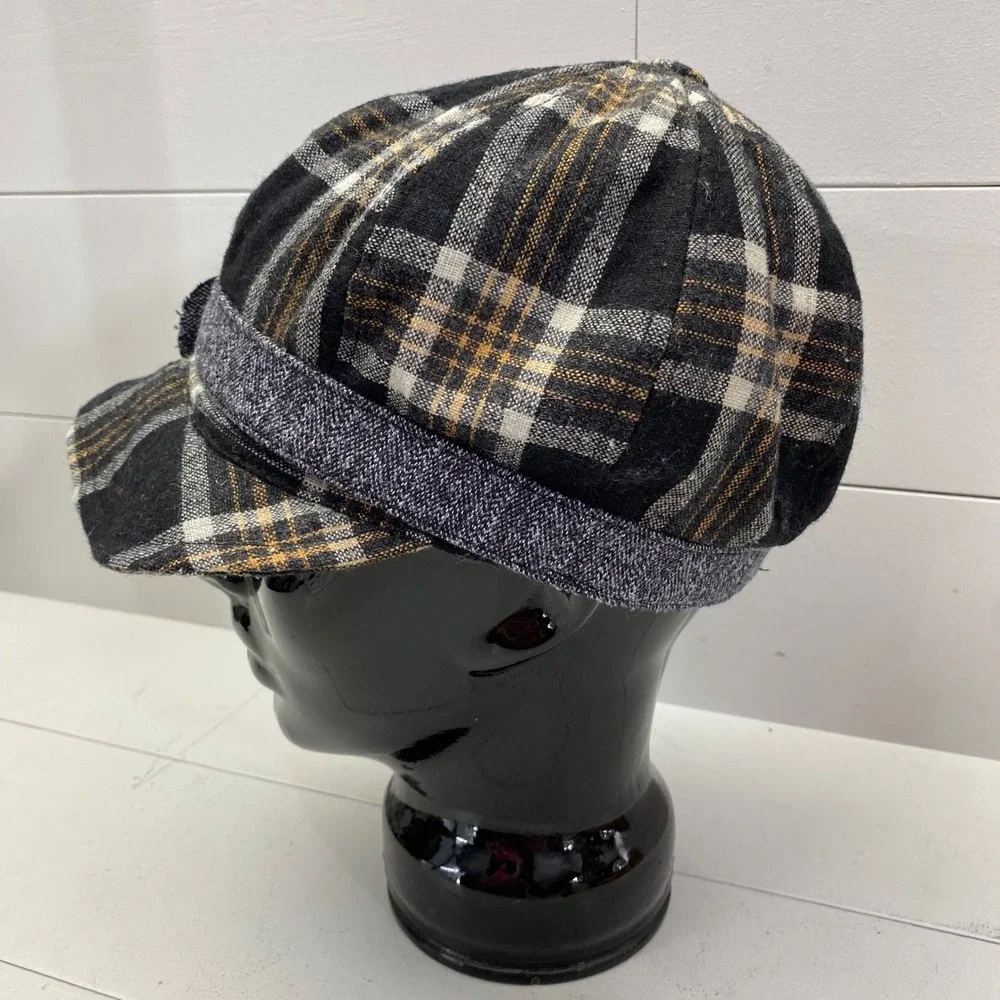 Trixie this newsboy