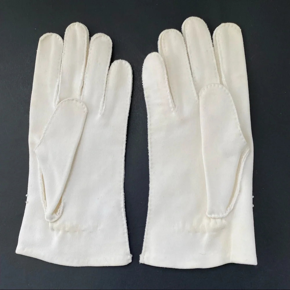Vintage dainty gloves