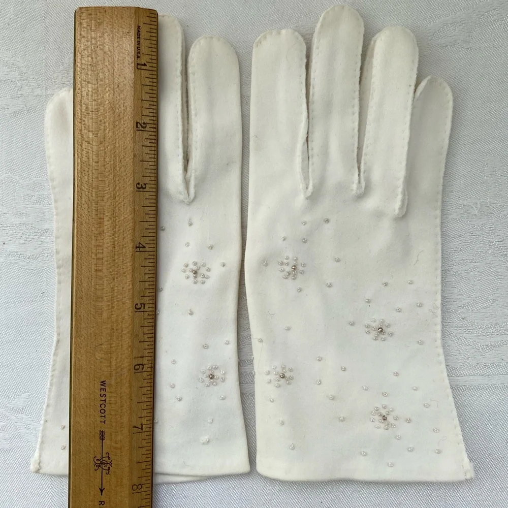 Vintage dainty gloves