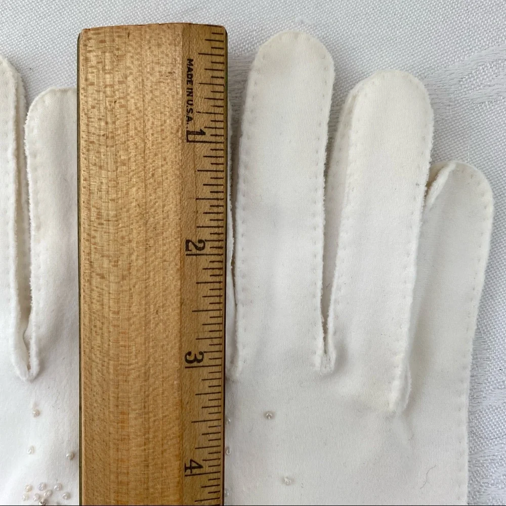 Vintage dainty gloves
