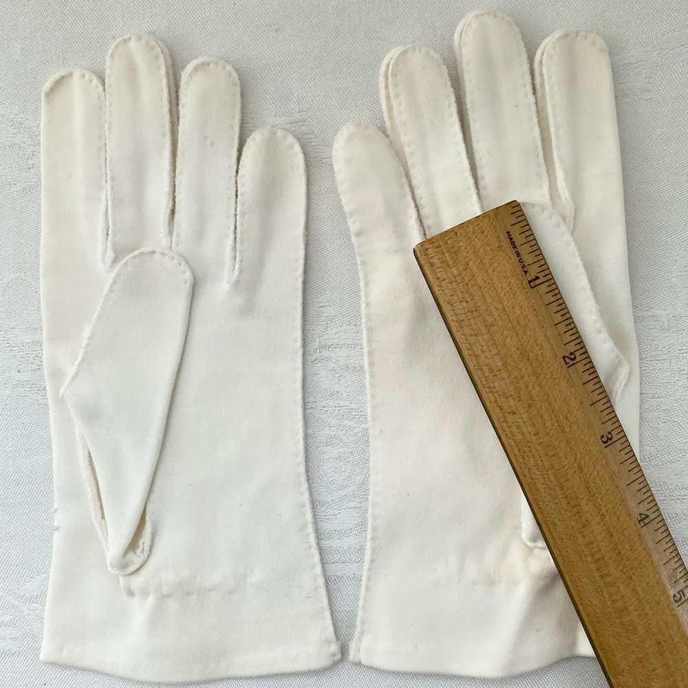 Vintage dainty gloves