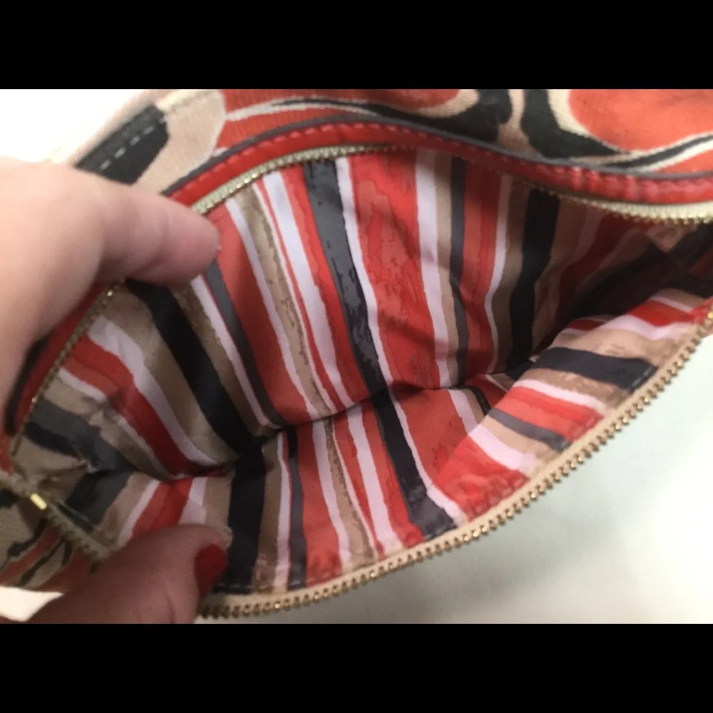 Coach hangtags turnlock