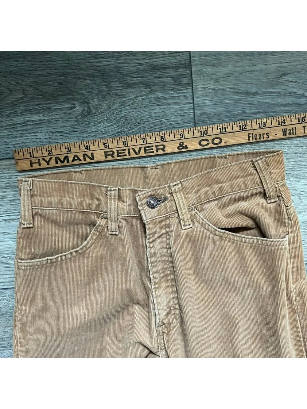 Vintage Levi's 519 Men's 30x36 Corduroy Pants Beige Tan Straight Leg USA