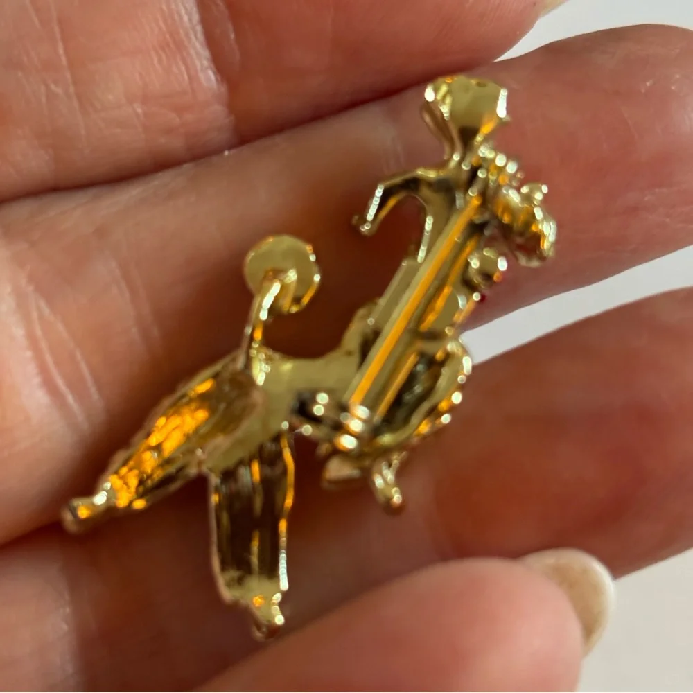 N/A charming gold