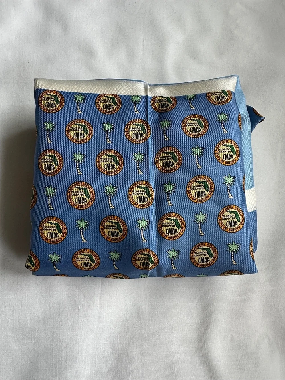 Vineyard Vines 100% silk
