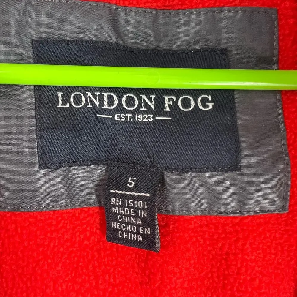 London Fog closure snap armpit