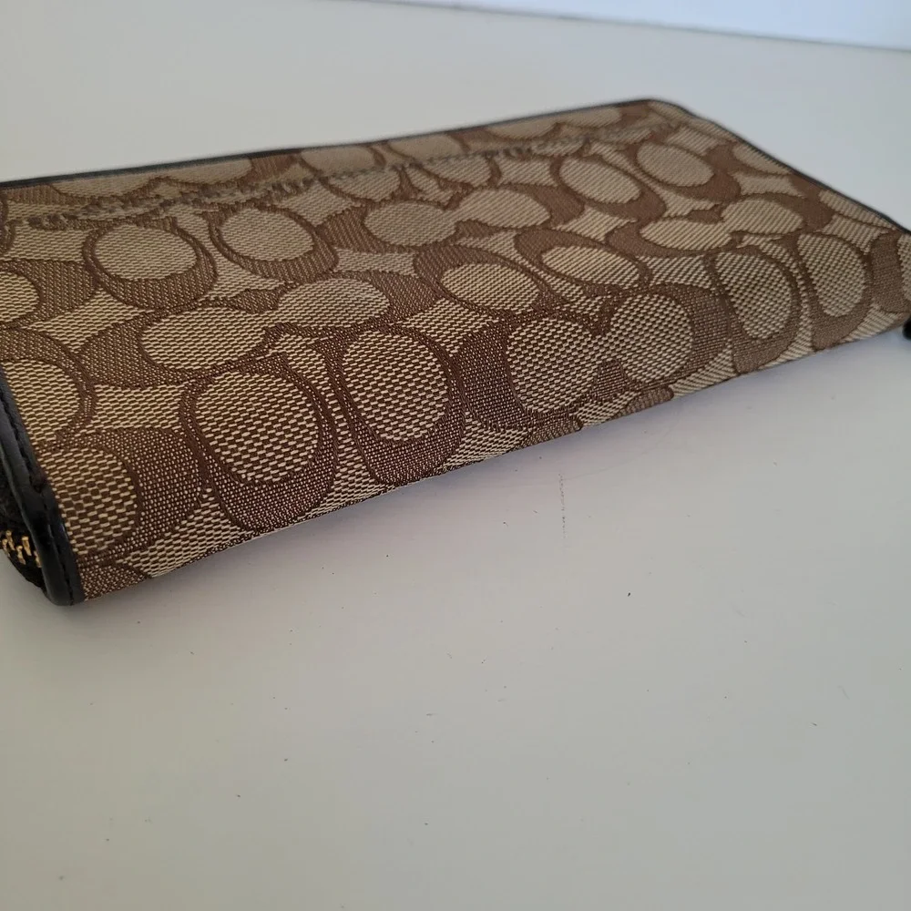 Coach brand type