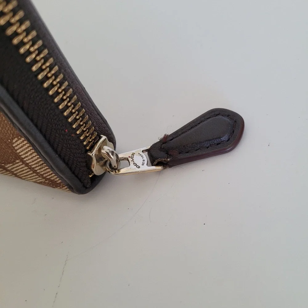 Coach brand type
