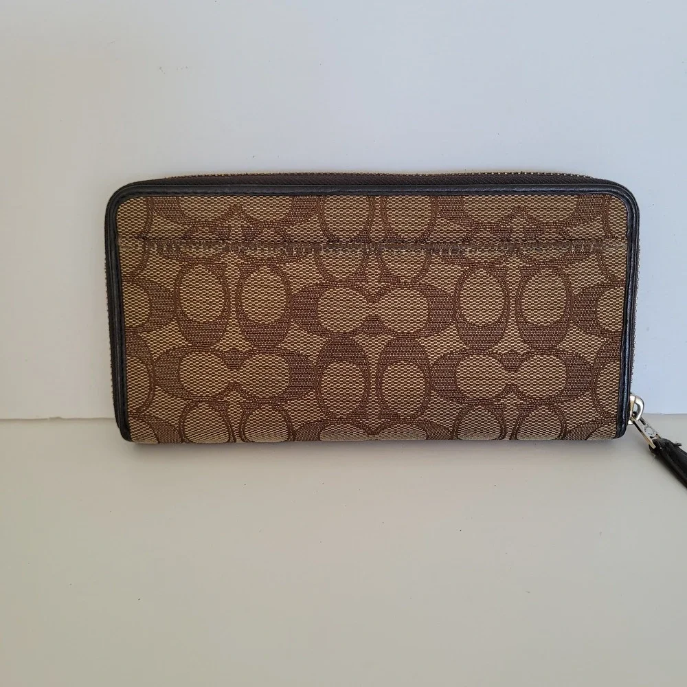 Coach brand type