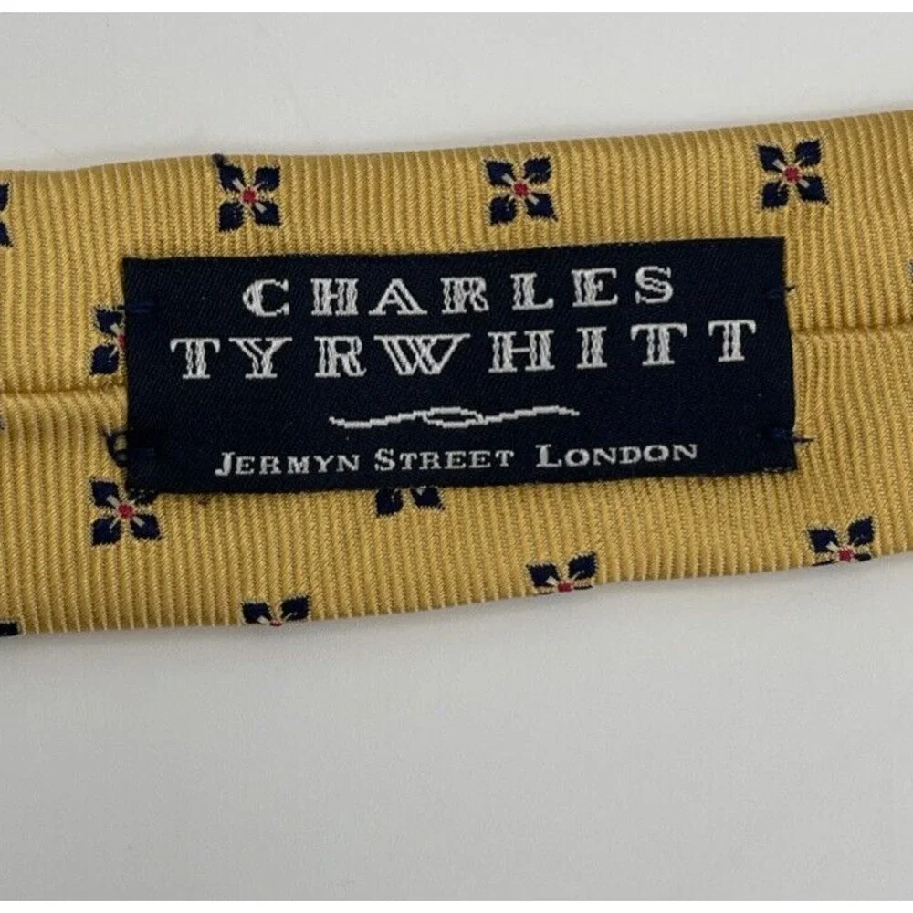 Charles Tyrwhitt have day background